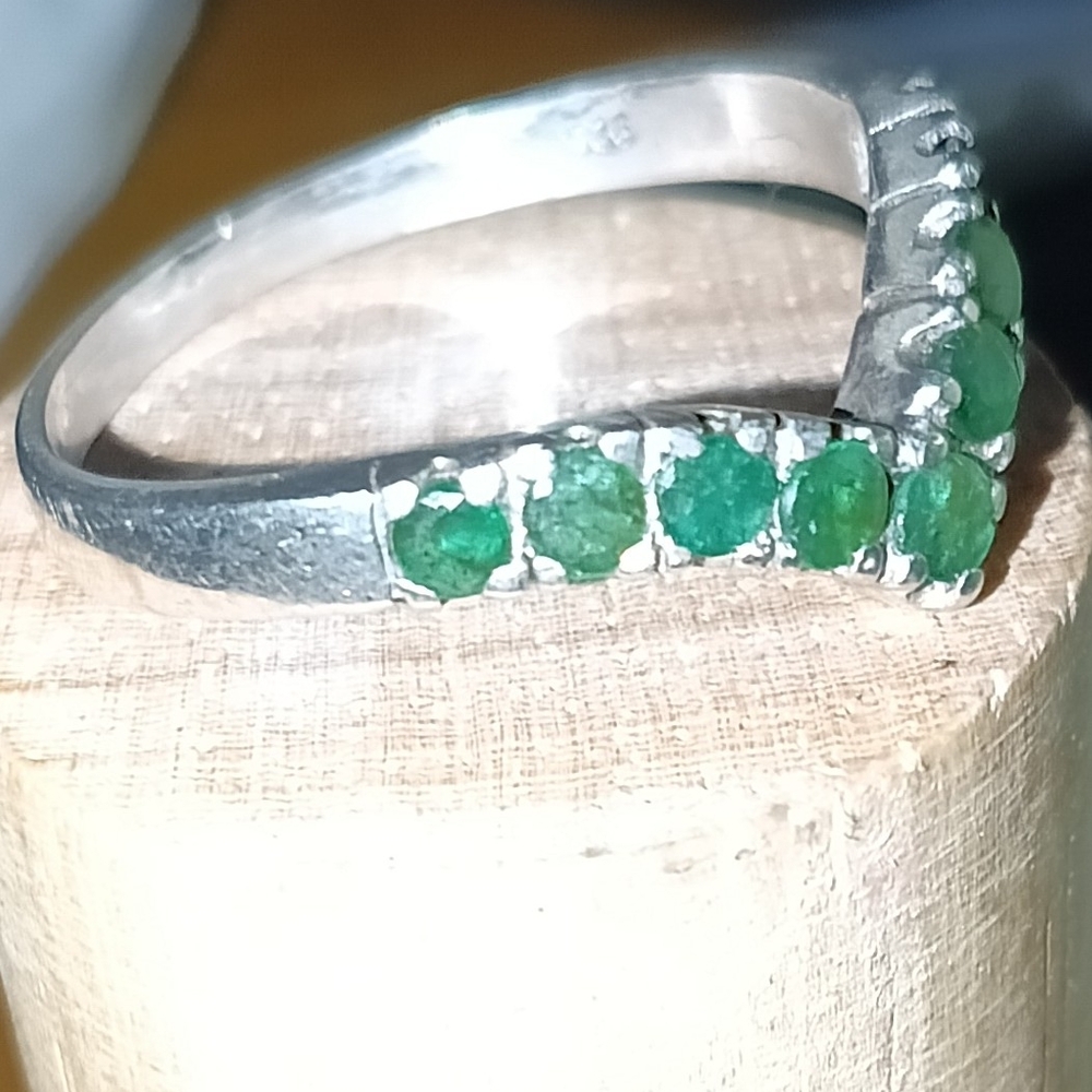 Elegant Silver and Green Stone Ring